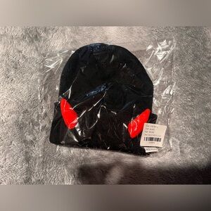 Devil horns beanie